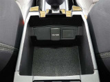 スマホの充電に便利な前席シガーソケット♪