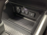 運転席・助手席シートヒーター付き♪お尻や腰回りを温めてくれますよ(^^♪