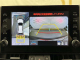 専用の4つのカメラにより、上から見下ろしたような視点で360度クルマの周囲を確認することができます!死角部分も確認しやすく、狭い場所での切り返しや前が長い車でも前の様子が見えます!