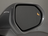 BSM(ブラインドスポットモニタ)!隣の車線を走る車両をレーダーで検知し、ドアミラーでは確認しにくい後側方エリアに存在する車両に加えて、急接近してくる車両も検知します。