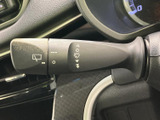雨天時でもクリアな視界を確保できるワイパーレバーです。操作も簡単で、安全な運転をサポートします。快適なドライブに貢献します。