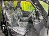 運転席シート廻りは使用感も少なく、良好な状態となっています。前オーナー様が丁寧に使っていたことがよくわかりますね。