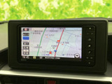 鮮明な地図表示で、目的地へのナビゲーションをサポート。初めての道でも、安心して運転に集中できます。