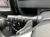 雨天時でもクリアな視界を確保し、安全運転をサポートします。操作も簡単です。