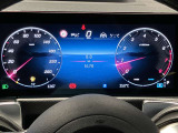 この後席に座る方のための車両です。非常時には、電動対面シートを使用いたします。