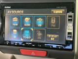 様々なメディアに対応し、車内でのエンターテイメントを充実。お好みの音楽やラジオを楽しみながら、快適なドライブをお過ごしください。