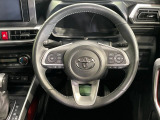 【純正革巻きステアリング】上質な革を使用することで、手にしっかり馴染みとても運転しやすいハンドルです♪