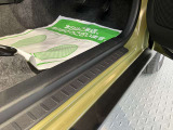 ステップにキズあります。