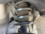 お車を安心してお乗りいただく為には、足回りの定期点検が欠かせません。サービスサポート(有償保証)では無料点検もご提供しており、安心のカーライフをお過ごしいただけるサポート体制が整っています。