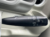 【オートライト(AUTO)】外の明るさをシステムが感知して、自動でヘッドライトが点灯します。ヘッドライトをつけ忘れを防ぐ便利機能です。