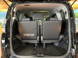 普段のお買い物や通勤、送迎等に十分な荷室スペースを確保しております。セカンドシートを倒すと、大きな荷物の積載も可能です♪