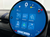 ★MINIには6個のエアバッグを標準装備。運転席/助手席エアバッグ、サイド・エアバッグ、ヘッド・エアバッグ。
