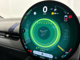 ★MINIには6個のエアバッグを標準装備。運転席/助手席エアバッグ、サイド・エアバッグ、ヘッド・エアバッグ。