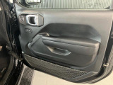 運転席ドアパネルです。
