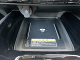 握りやすいステアリングで、快適なドライビングを実現。操作しやすい配置のスイッチで、運転中に様々な機能を操作できます。快適な運転体験を。