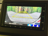【バックカメラ】駐車時に後方がリアルタイム映像で確認できます。大型商業施設や立体駐車場での駐車時や、夜間のバック時に大活躍!運転スキルに関わらず、今や必須となった装備のひとつです!