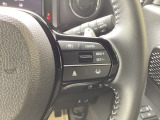 Hondaセンシングの機能のひとつ、アダプティブクルーズコントロール付!アクセルから足を離しても設定したスピードと前車との車間を保ち走行してくれます!車線維持もアシスト☆高速道路で疲労軽減ですね☆