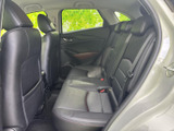運転席周りのデザインは機能的で、操作性も優れています。快適なドライブをサポートする装備も充実しています。