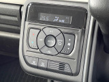 【オートエアコン】一度お好みの温度に設定すれば、車内の温度を検知し風量や温度を自動で調整。暑い&hellip;寒い&hellip;と何度もスイッチ操作をする必要はありません。快適な車内空間には必須の機能ですね♪