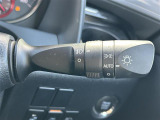 【オートライト(AUTO)】外の明るさをシステムが感知して、自動でヘッドライトが点灯します!ヘッドライトをつけ忘れを防ぐ便利機能です。