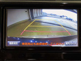 バックガイドモニターで、後方を確認しながら安心して駐車することができます。運転初心者も熟練者も必須の機能ですよ!