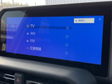 ラジオや音楽をクリアな音質でお楽しみいただけます。豊富な音源に対応し、快適な車内空間を演出。長距離ドライブも飽きさせません。
