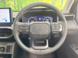 インテリアに合わせたデザインのステアリングは、運転される方のことも考え、運転しやすい形状、大きさです。是非一度、実際に触ってお確かめください。