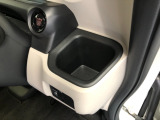 【ドリンクホルダー】こちらにドリンクホルダーがついています!