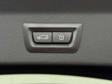 BMW専門のメカニックが、100項目にも上るポイントを徹底的にチェック。交換基準に達した部品があれば、弊社負担にて交換後、お客様へご納車致します。