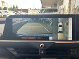 後方の状況を画面で確認できるため、狭い場所での駐車も安心です。安全な運転をサポートする、便利な機能です。