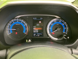 視認性の高いメーターで、運転状況をしっかり把握できます。重要な情報を一目で確認でき、安全運転をサポートします。