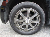 アルミホイールを履いています、印象が変わりますね。