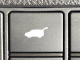 【パワーバックドア】スマートキーや運転席のボタンを押すだけでリアゲートが自動で開閉します!荷物を持っている時や、高い位置にあるバックドアを閉める際に便利な機能です♪