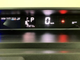 走行中も一目で分かるデジタルメーターでスピードのチェックもしやすいので、安全運転のお手伝いに!!!