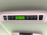 【リアオートエアコン】広い後部座席には必須の機能!風量や温度を自動で調整し前席と同様な車内環境にしてくれるリアオートエアコンを装備。夏の暑さも冬の寒さもストレスなく快適にお過ごしいただけます♪
