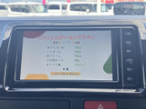 停車中にTVや映像コンテンツを楽しむことができます。長距離移動の際の休憩時間に、リラックスした時間を過ごせる便利な機能です。