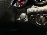 メルセデス・ベンツの定める厳しい基準をクリアしたお車のみをご案内させて頂きます。納車前整備はメーカー規定に基づき100項目以上にも及ぶ点検を熟練のメカニックによって行いご納車させて頂きます。