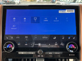FMやAM、テレビ、Bluetooth、USBなどの選択肢が画面に並び、使いたい音源を見つけやすい構成です。普段利用するメディアを選びやすく、車内での時間を快適に過ごせます。