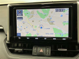 SDナビになります。フルセグテレビやラジオなど装備されておりますので便利ですよ!