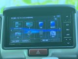 多彩な機能を備えたナビ・オーディオシステムです。Bluetooth接続やCD再生など、快適なドライブをサポートします。停車中にTVの視聴も可能です。