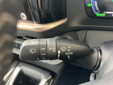 雨天時でもクリアな視界を確保できるワイパーレバー。操作も簡単で、安全な運転をサポートします。