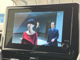 画面を通じて映像を楽しめるモニターを備えています。停車中の待ち時間などに活用でき、見やすい大きさで内容を確認しやすいのもポイントです。用途に合わせてご利用いただけます。