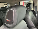 運転席と助手席のヘッドレストにはBOSEスピーカー内臓です。