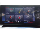 クルマの頭脳ともいえる、管理システム、iDrive。ナビだけではなく、オーディオ操作や車両情報の表示などをコントロールできます。便利さと安全性の向上にも繋がっています。