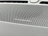 【harman kardon】ハーマンカードンのHi-Fiスペシャリストと共に、モデル別に開発・設計された専用チューニングが臨場感溢れる音響空間を実現しています。