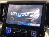 【BIG-X11インチナビ】人気の大画面BIG-Xナビを装備。専用設計で車内の雰囲気にマッチ!ナビ利用時のマップ表示は見やすく、テレビやDVDは臨場感がアップ!いつものドライブがグッと楽しくなります♪