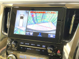 【パノラミックビューモニター】専用のカメラにより、上から見下ろしたような視点で360度クルマの周囲を確認することができます☆死角部分も確認しやすく、狭い場所での切り返しや駐車もスムーズに行えます。