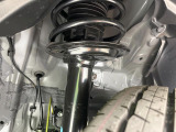 お車を安心してお乗りいただく為には、足回りの定期点検が欠かせません。サービスサポート(有償保証)では無料点検もご提供しており、安心のカーライフをお過ごしいただけるサポート体制が整っています。