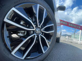 タイヤは、純正18インチアルミホイールで、サイズは、225/50R18になります!!