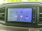 ラジオやBluetooth AUDIOなど、音源の選択肢が画面にまとまっており、聴きたい内容に合わせて使い分けできます。表示が見やすく、日々の移動中にも便利に活用いただけます。